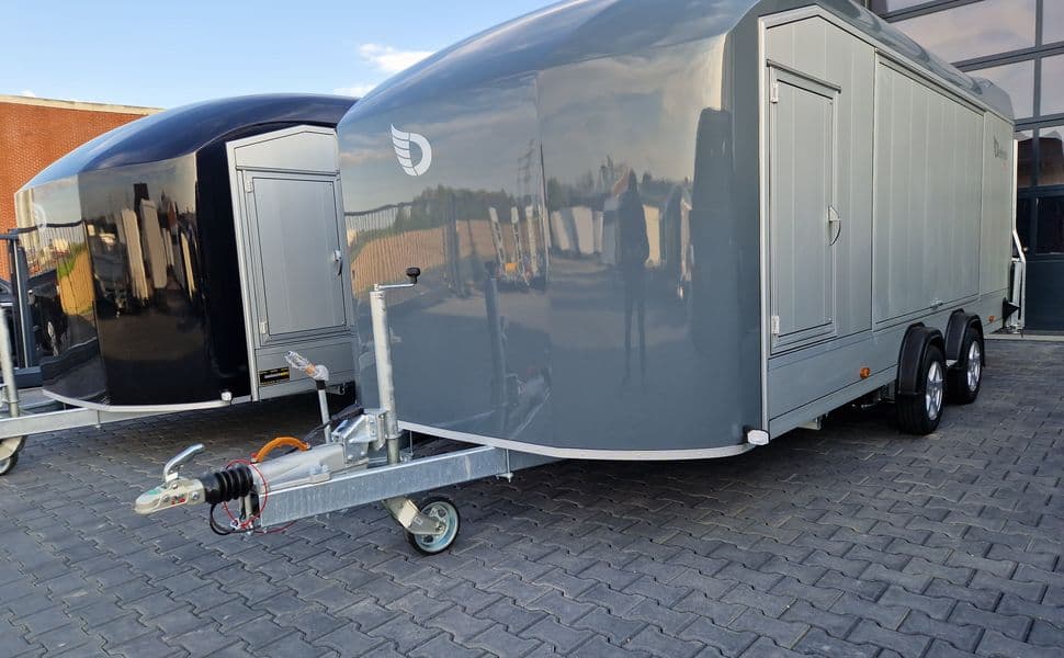 Cargo Roadster 2000 Car Edition Iron Grey – remorque porte-voiture fermée avec caméra 550 × 220 × 206 cm – PTAC 3 500 kg