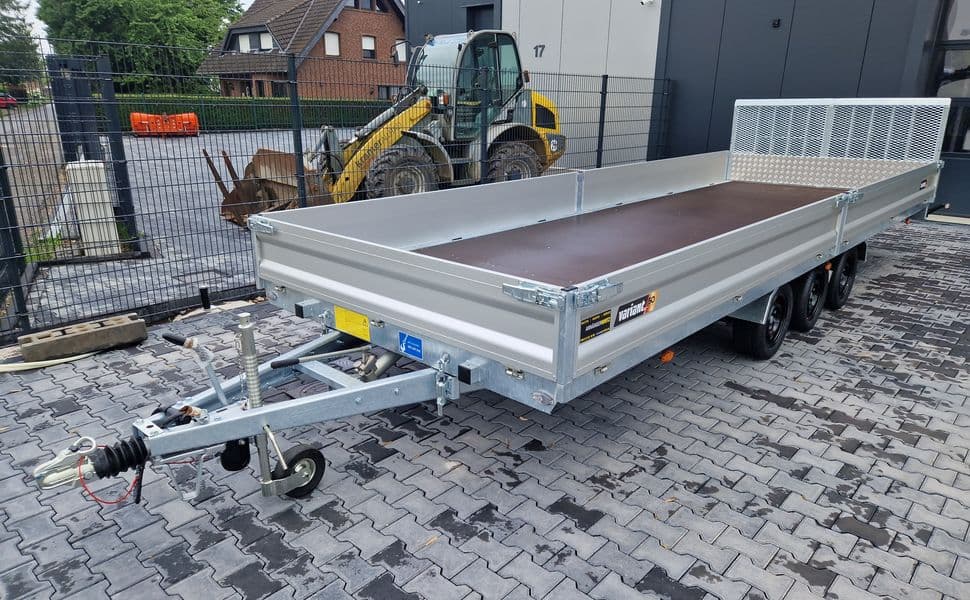 Variant 3563 UX Maxi Load Blackline – remorque porte-engins basculante tridem 620 × 210 × 30 cm – PTAC 3 500 kg