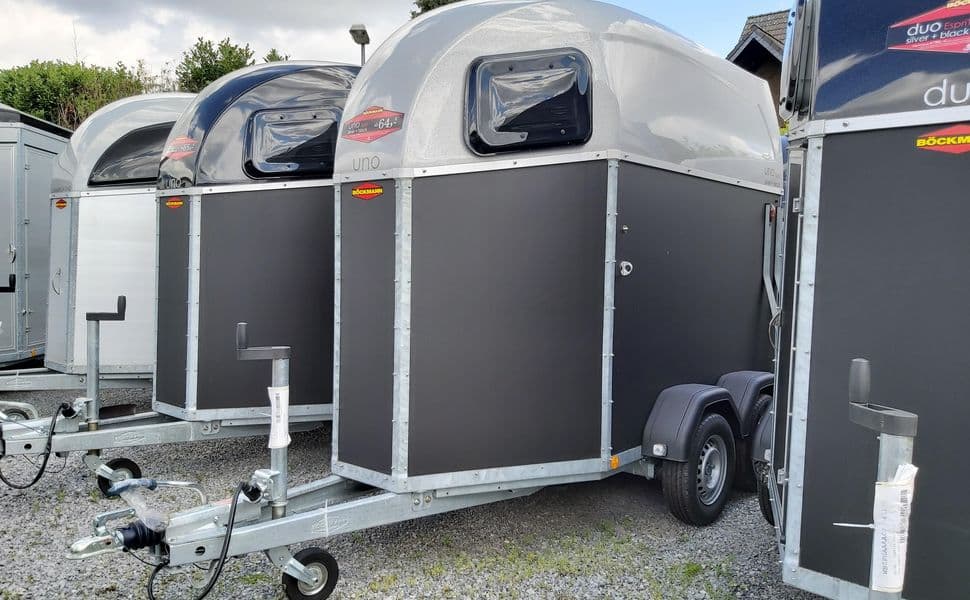 Böckmann UNO Esprit Silver & Black – van 1 cheval avec toit argent – PTAC 1 600 kg – modèle 2023
