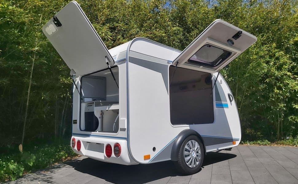 Mini Tommy TMC25 Basic V1 – mini-caravane non freinée avec cuisine 252 × 140 × 121 cm – PTAC 750 kg – modèle 2026