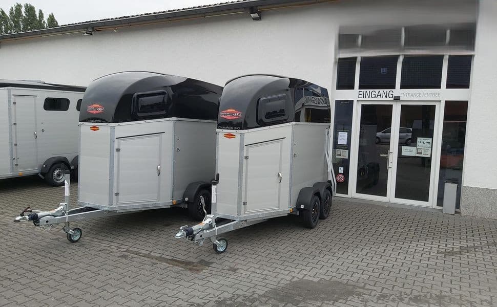 Böckmann Champion UNO Esprit Silver & Black – van aluminium 1 cheval avec sellerie – PTAC 1 600 kg