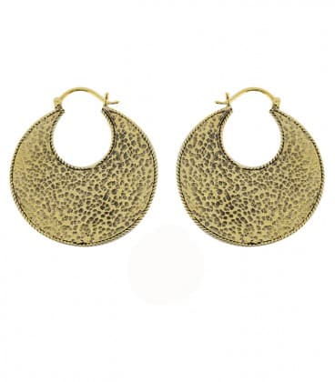 BOUCLES ETHNIQUES EN METAL MARTELE (BRASS) by Sandrine Heches- (VENDUES A LA PAIRE)