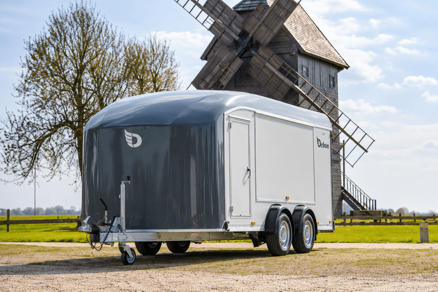 Debon Roadster 900 Kofferanhänger