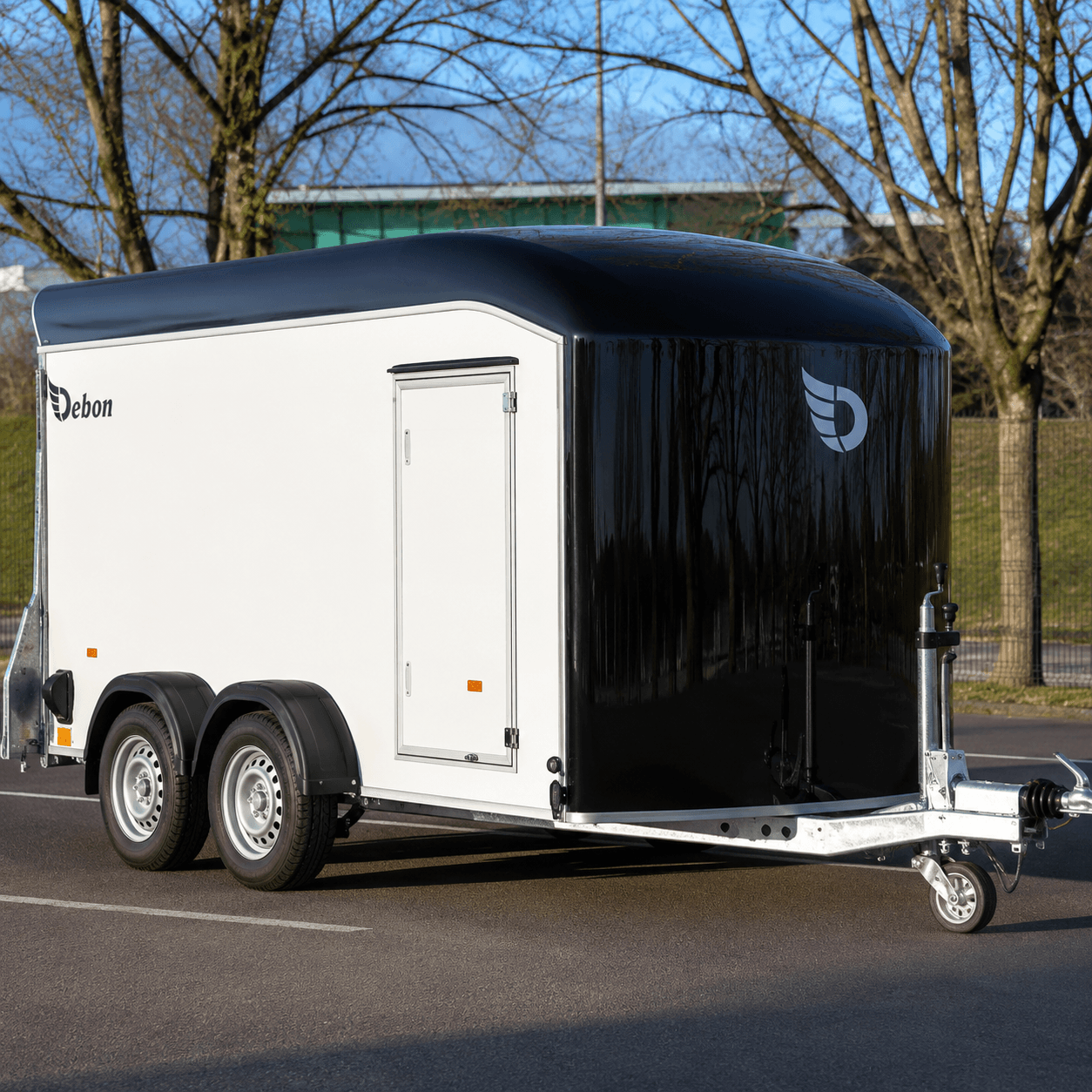 Kofferanhänger Debon Trailers Roadster 700