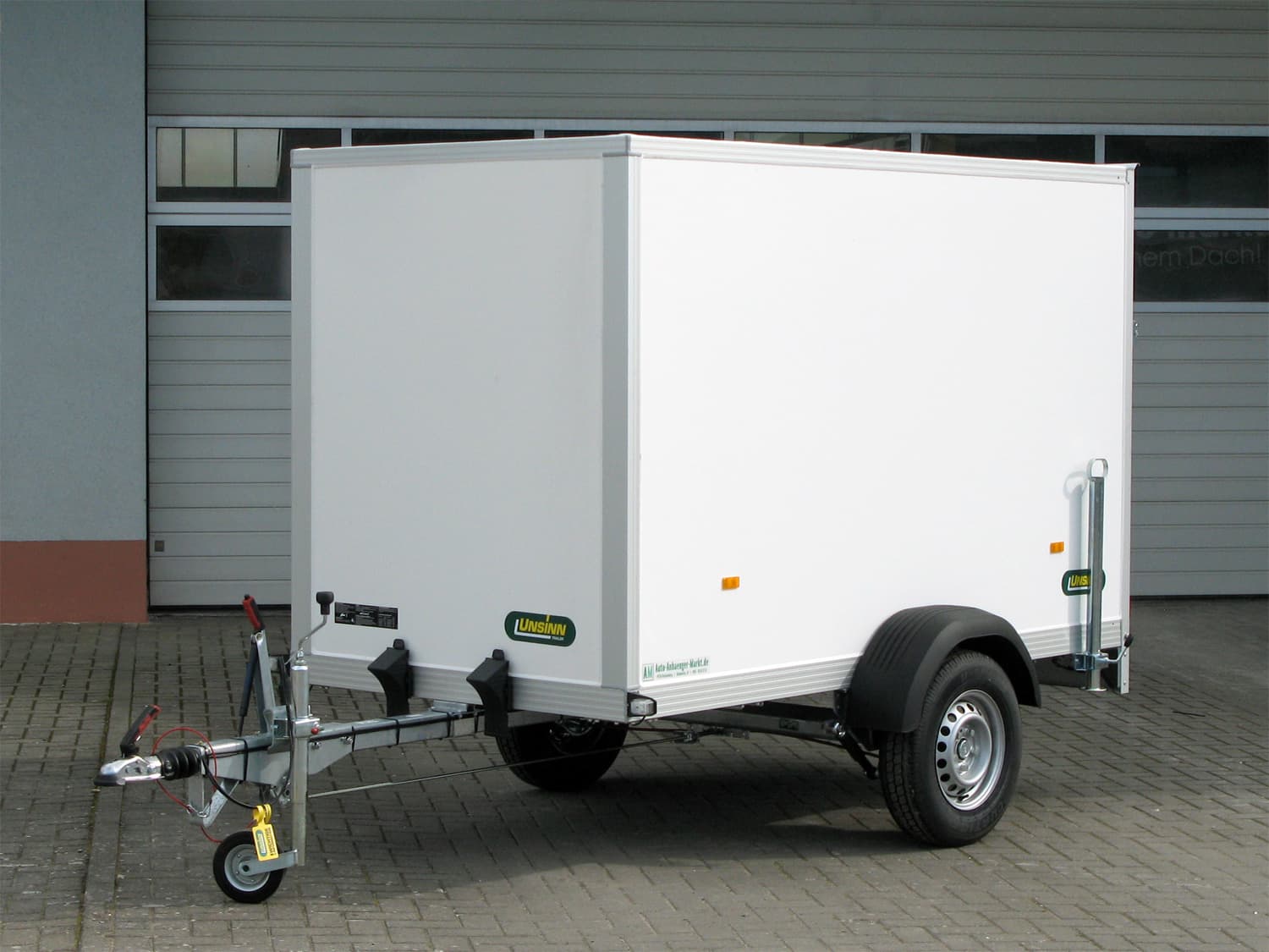 Onzin WEB 42 K 251215-13-13 Oprit | 1-as | Geremd