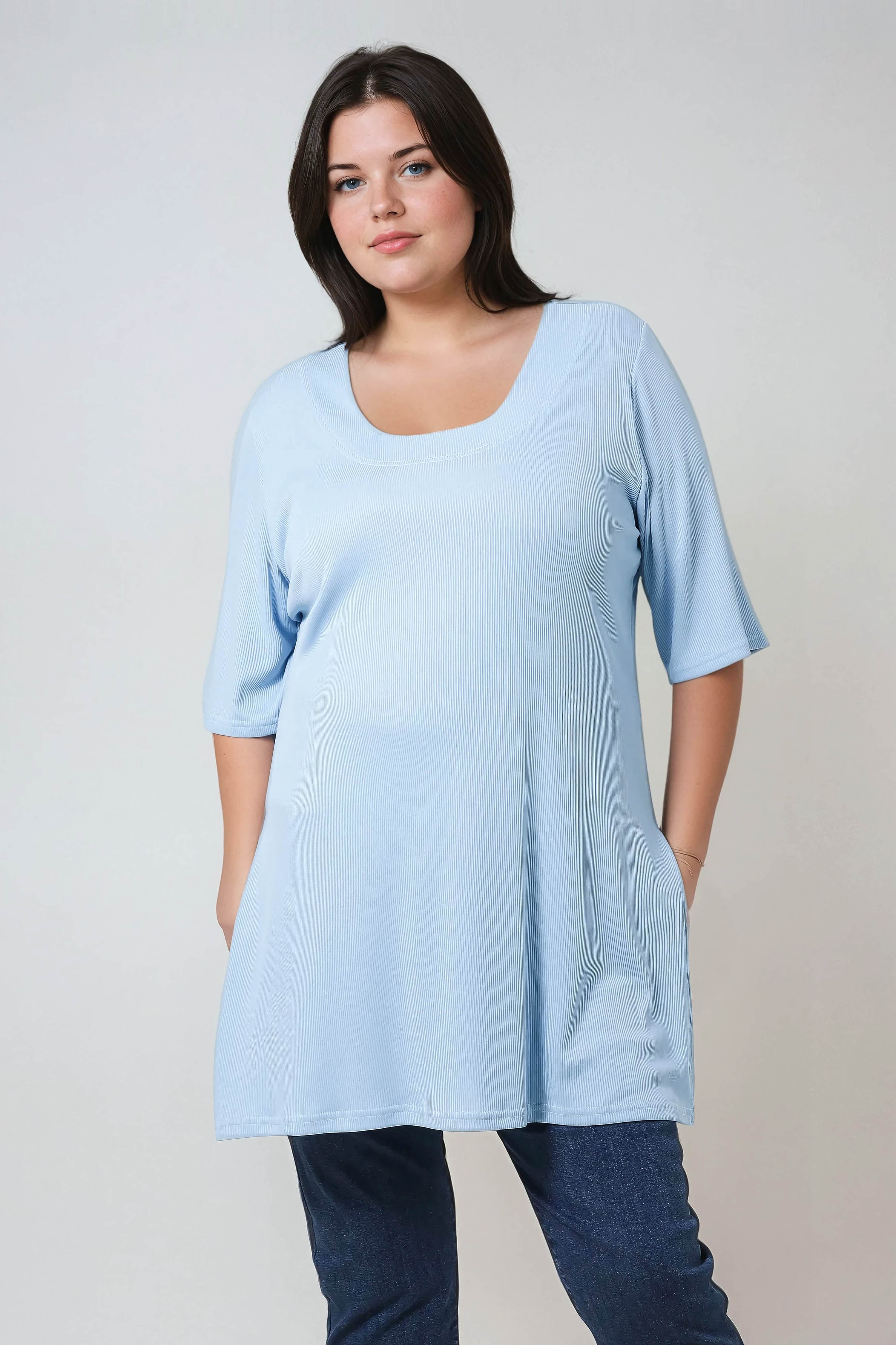 Tunique longue encolure carrée