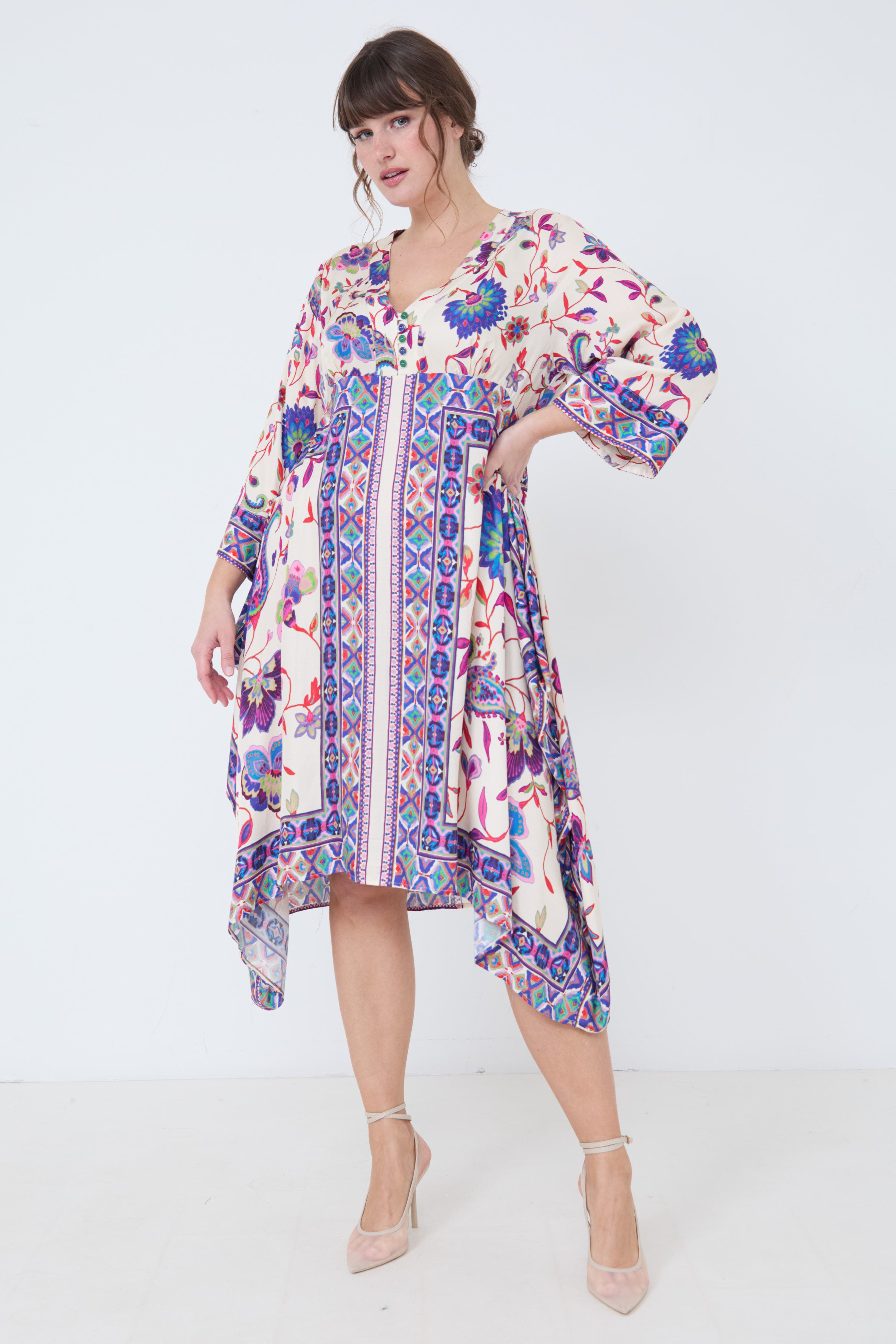 Robe midi avec dessin placé