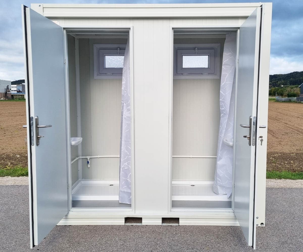 Duschcontainer – Sanitärcontainer als Doppelkabine mit zwei Duschen – RAL9002 weiß