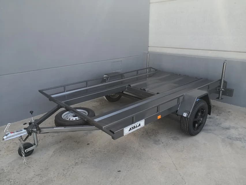 Remolque Plataforma – 1 Eje – 1.000 kg – 300 × 180 cm