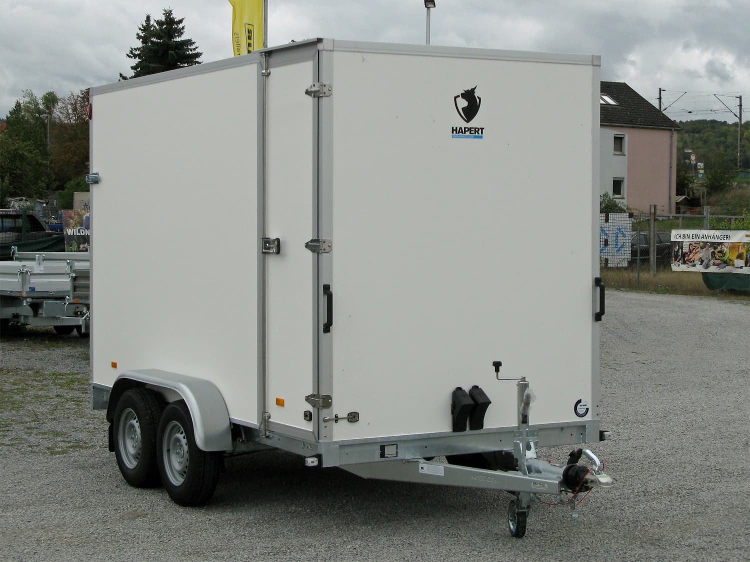 Hapert Sapphire L-2 - 2700 Rampe & Seitentüre | Tieflader-Koffer | Rutschhemmender Boden