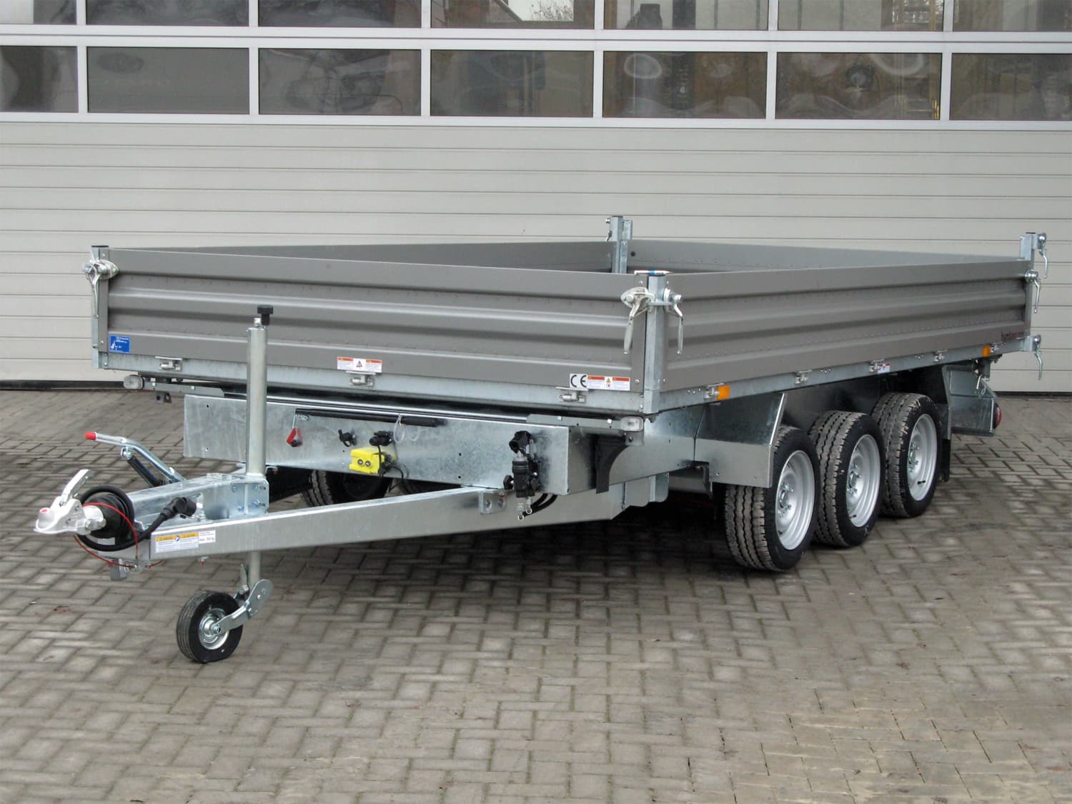 Humbaur HTK 3500.41 STAHL Tridem 3 Achser NEU – Stahlbordwand Schwarz