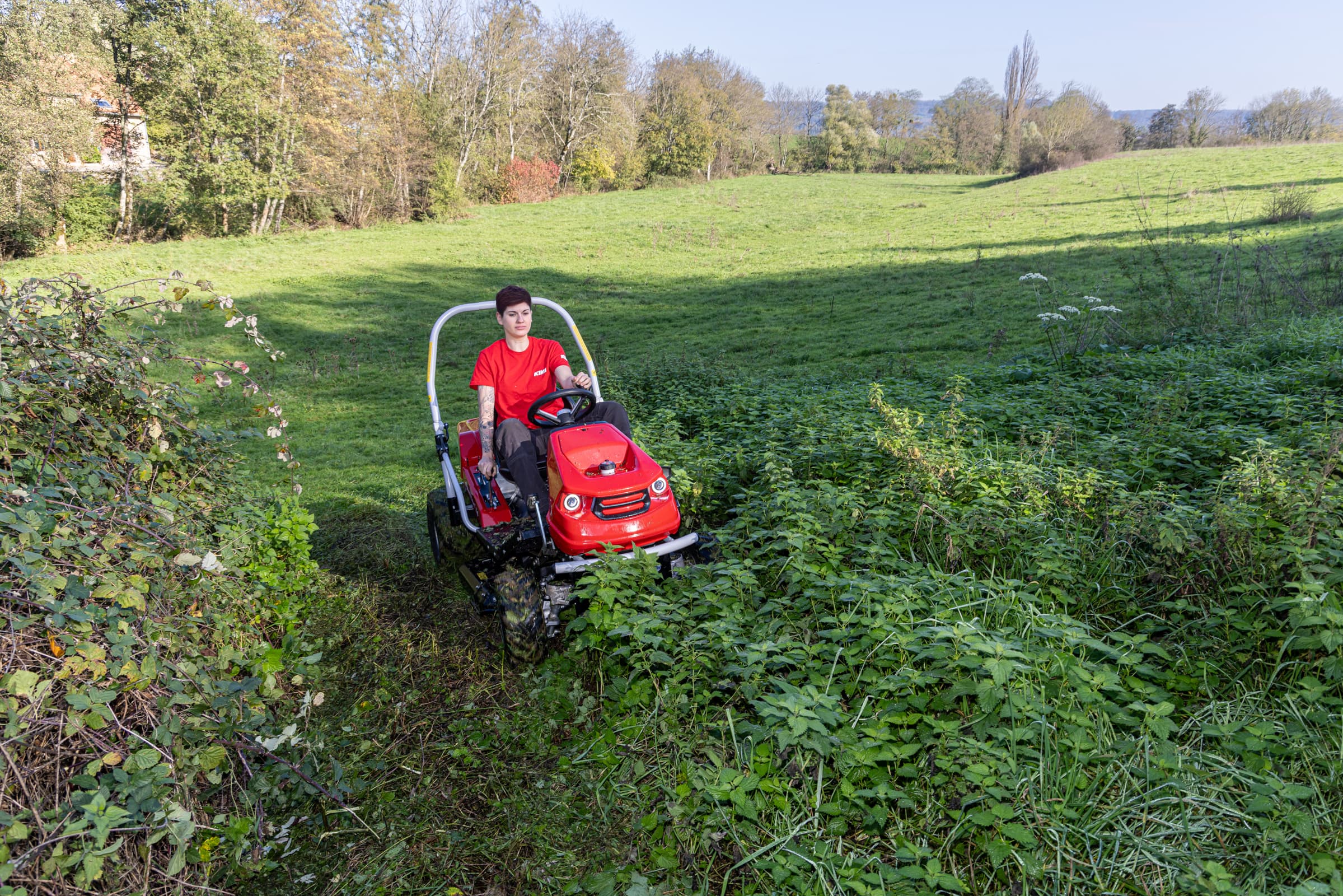 Tondeuse débroussailleuse Kiva Spartan X4 – 92 cm, 4×4 et transmission hydro pour terrains extrêmes