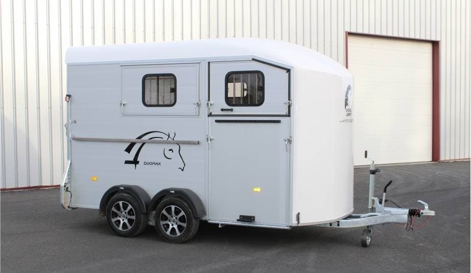 VAN DUOMAX CHEVAL LIBERTE