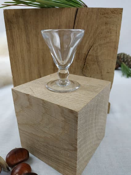 Verre à digestif à petit pied évasé
