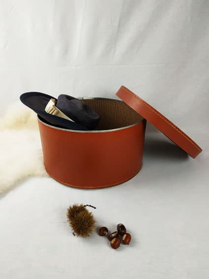 Boite à chapeau en cuir marron VENDU