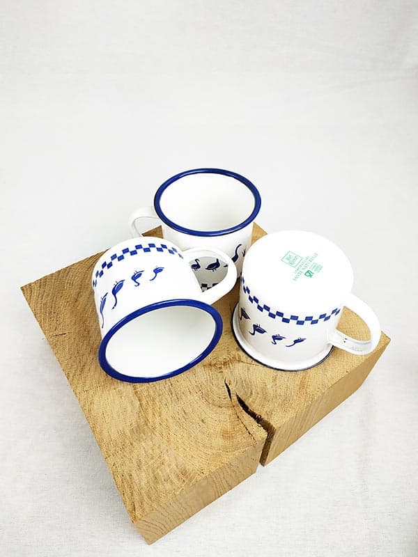 Tasse émaillée bleutée aux motifs Canard
