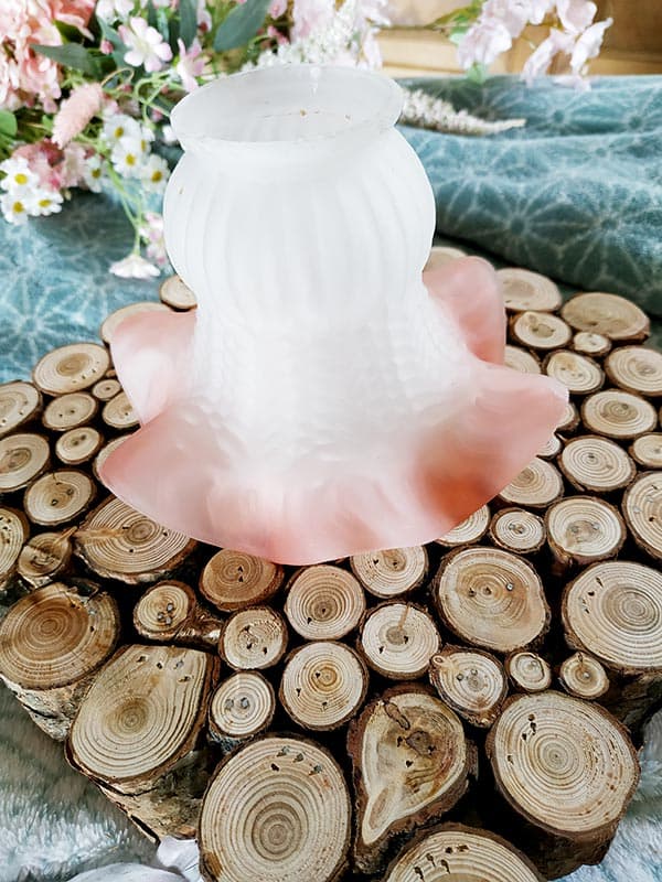 Abat-jour petite opaline juponnée rose