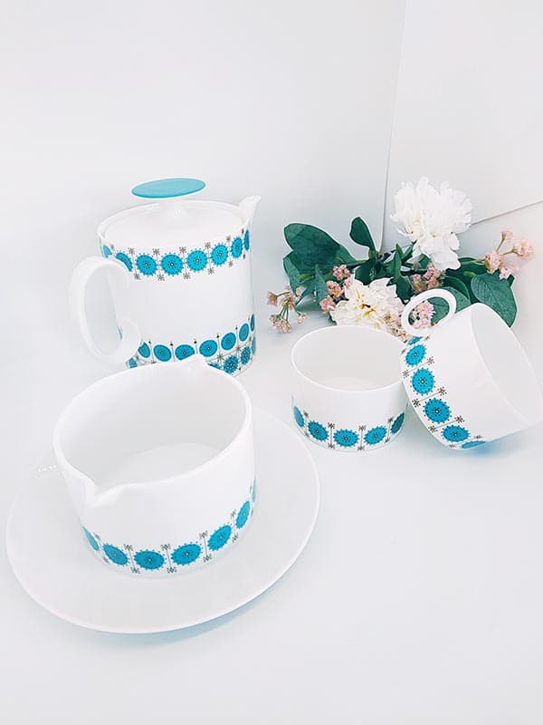 Ensemble théière et tasses en porcelaine VENDU