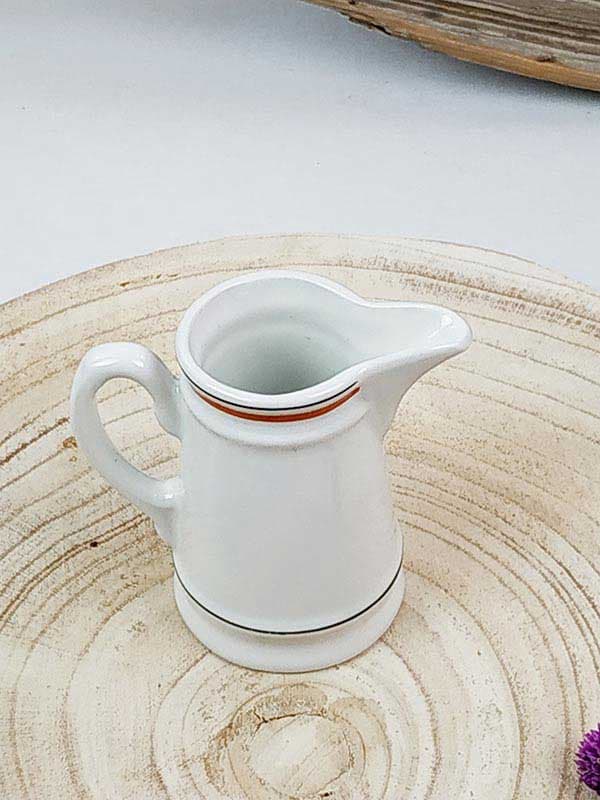 Pot Ă lait en porcelaine Paris auteuil