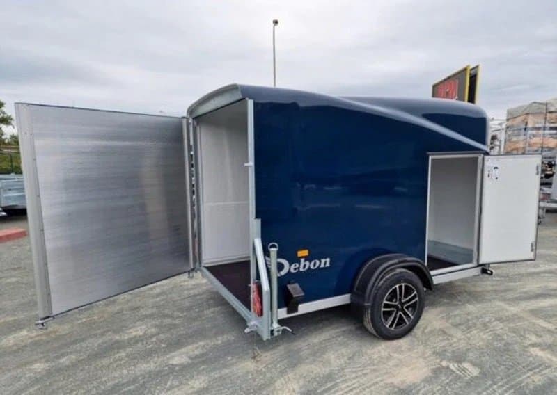 Pullman Debon Cargo 1300 blauer AnhĂ€nger mit Federung und SeitentĂŒr