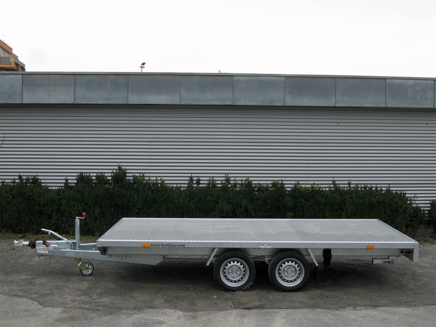 Humbaur Universal 3500 Aluboden, Seilwinde, Rampen