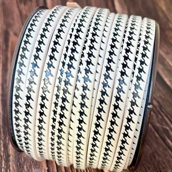 Cuir plat imprime pied de poule noir et blanc par 20cm