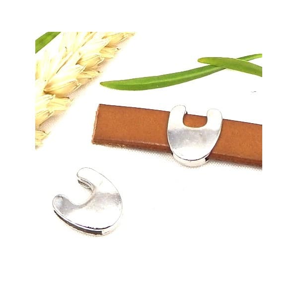 Passe cuir zamak argente lettre V arrondie pour cuir plat 10mm