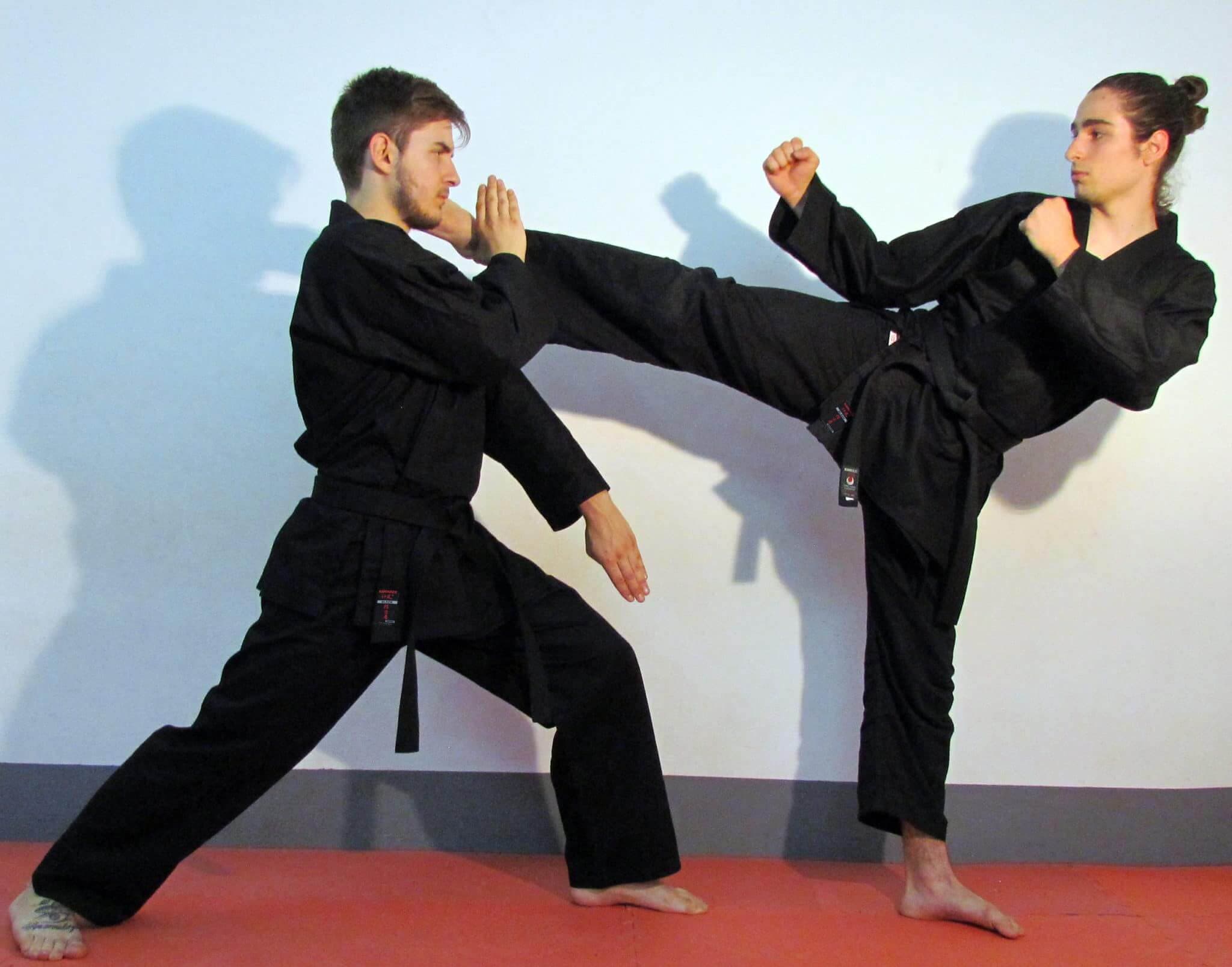 Pantalon Kamikaze BASIC BLACK pour Karate - Noir