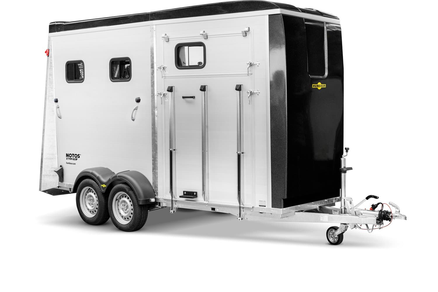 Humbaur Notos Xtra PRO 2700 Mannshohe Sattelkammer – Vielseitiges Raumkonzept
