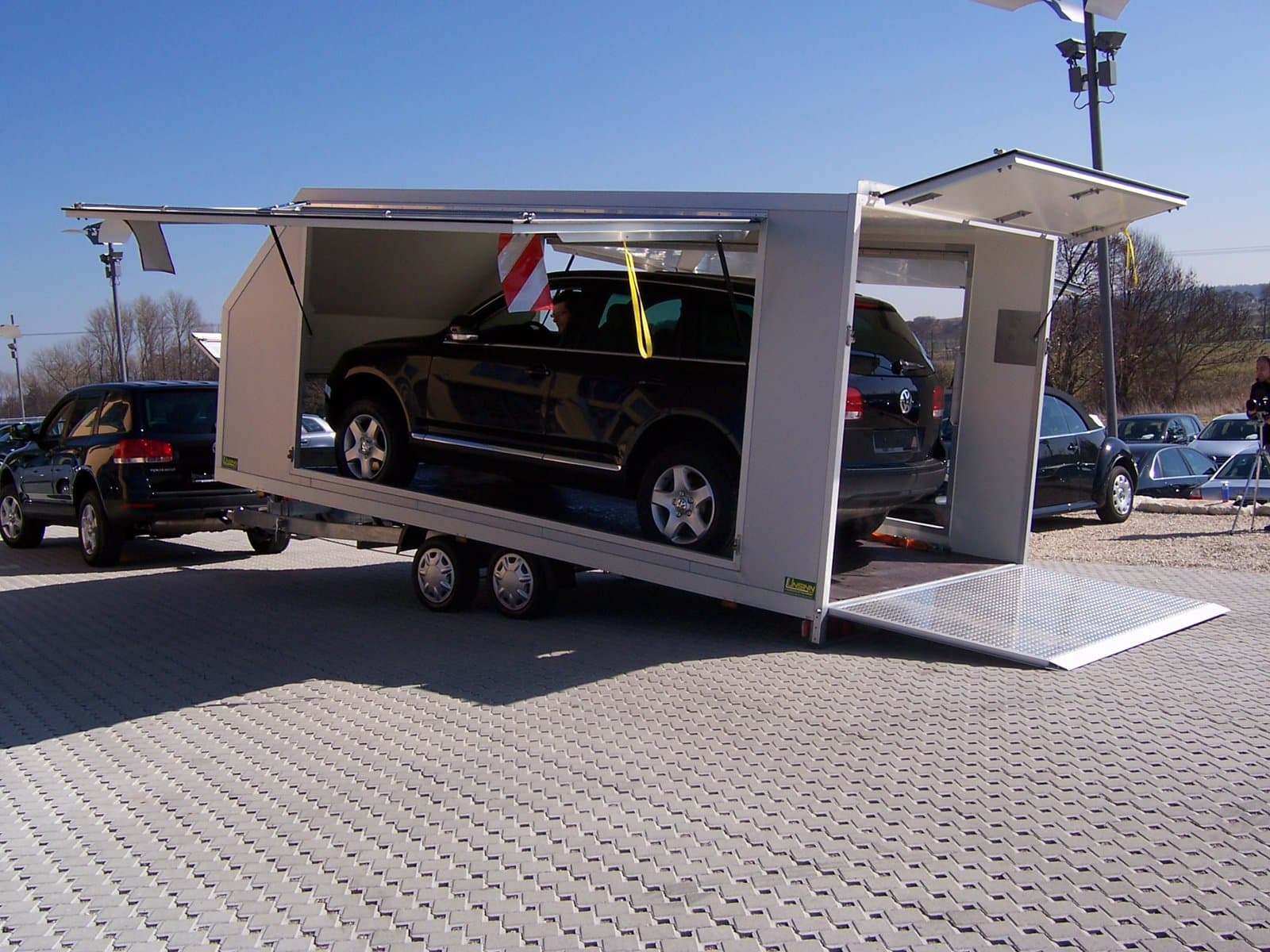 Unsinn UKF 5423-35-13 Fahrzeugtransporter kippbar Sandwichkoffer