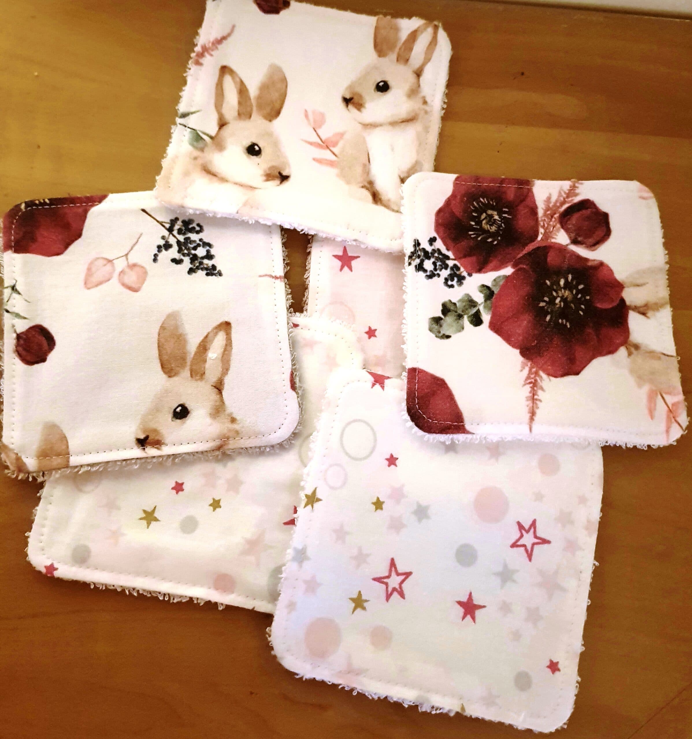 Lots de 6 lingettes enfant en coton oeko tex et éponge de bambou - 100DRINE.BOBINE Lapin et fleurs roses et blancs