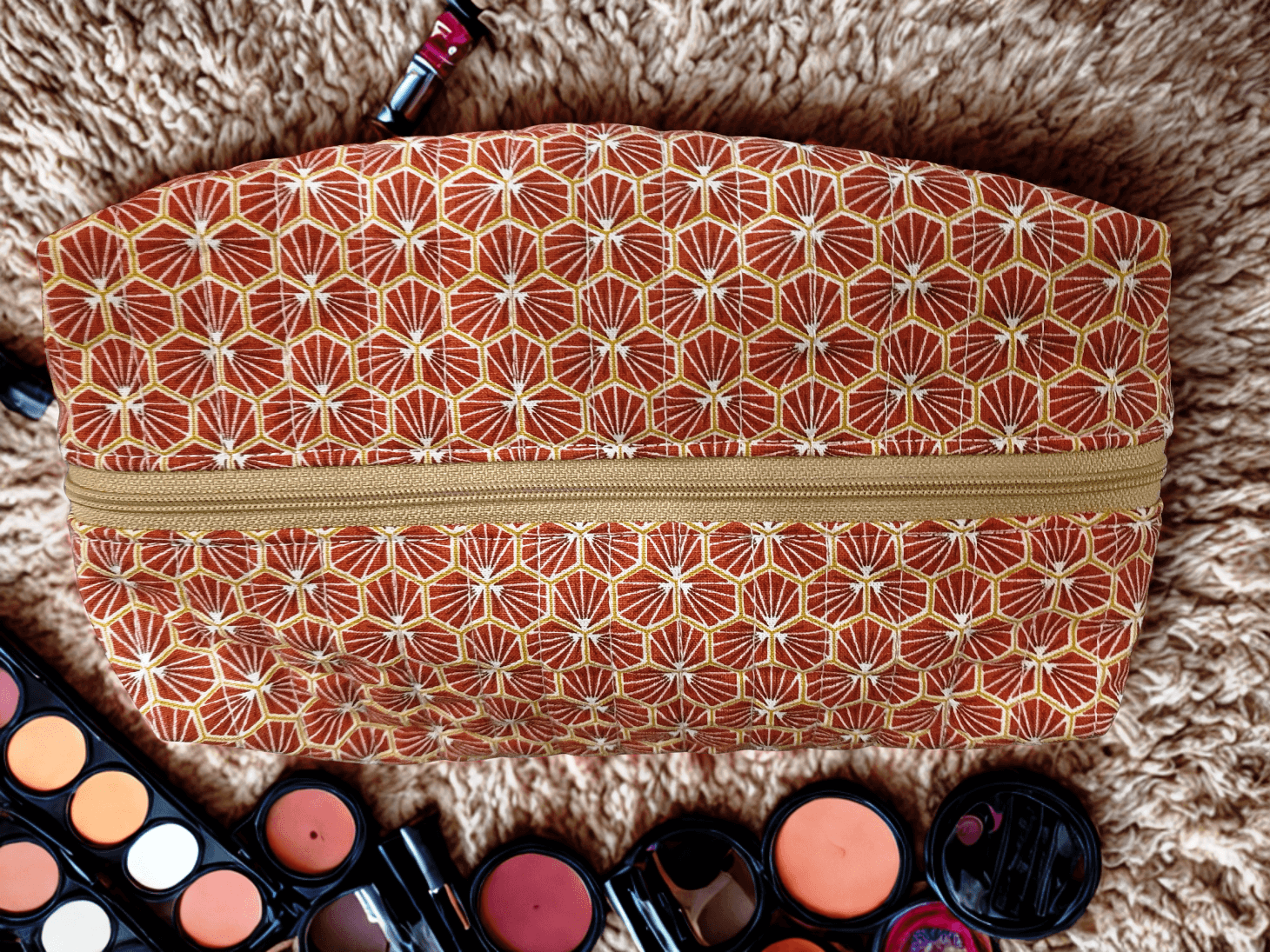 Trousse rectangulaire matelassée - 100DRINE.BOBINE Petit format formes géométriques rouges