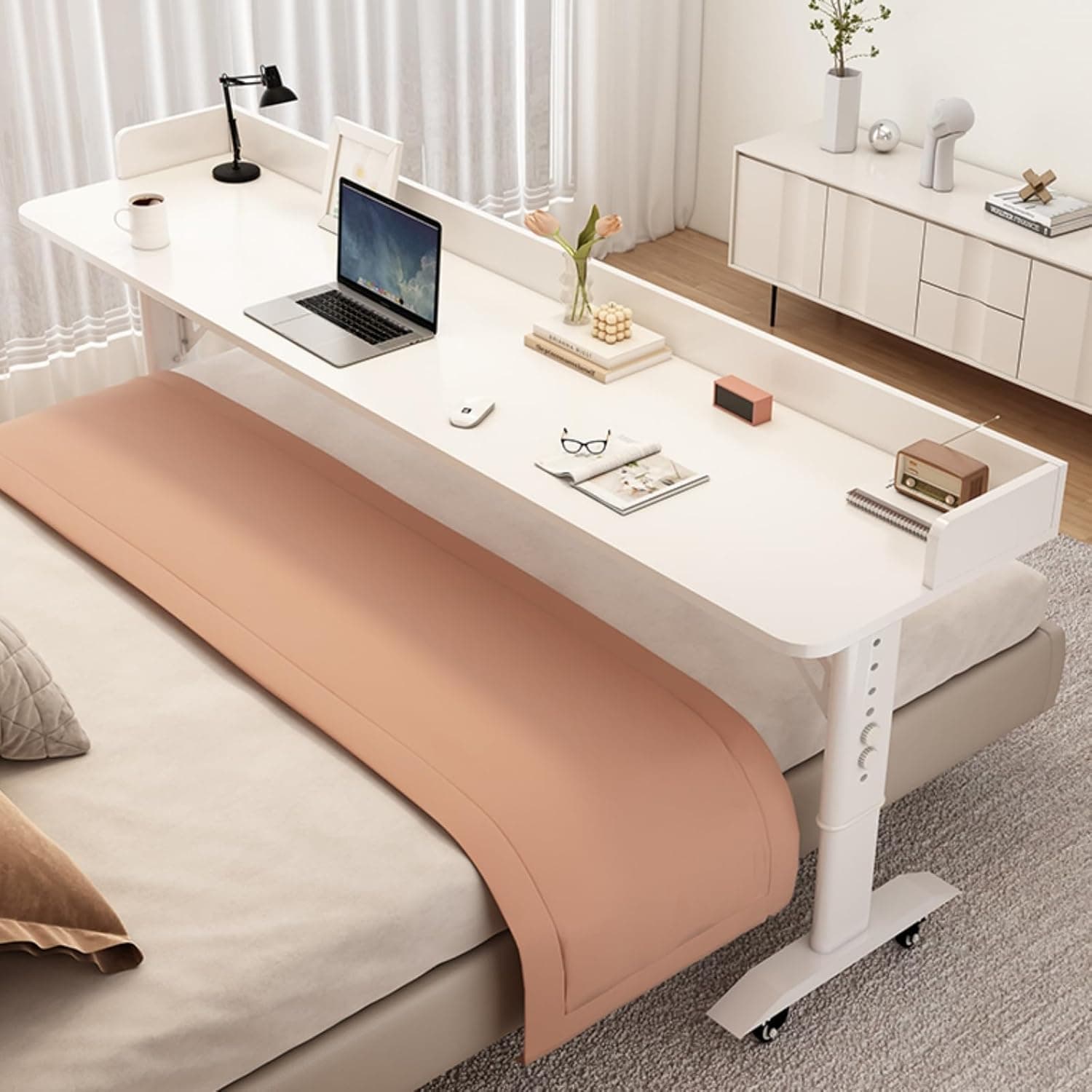 Table de lit à roulettes – Polyvalente 150×50 cm, réglable en hauteur, plateau avec rebords - 150x40cm(59.1x15.7in) - White With Baffle