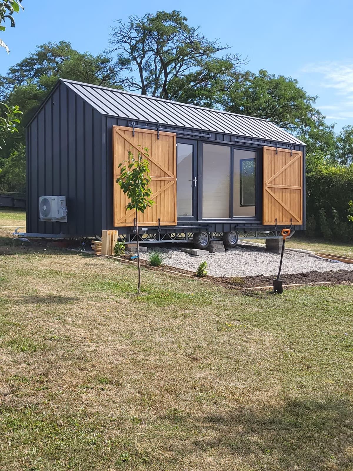 Tiny House Moderna Premium sobre Ruedas – Estilo Escandinavo