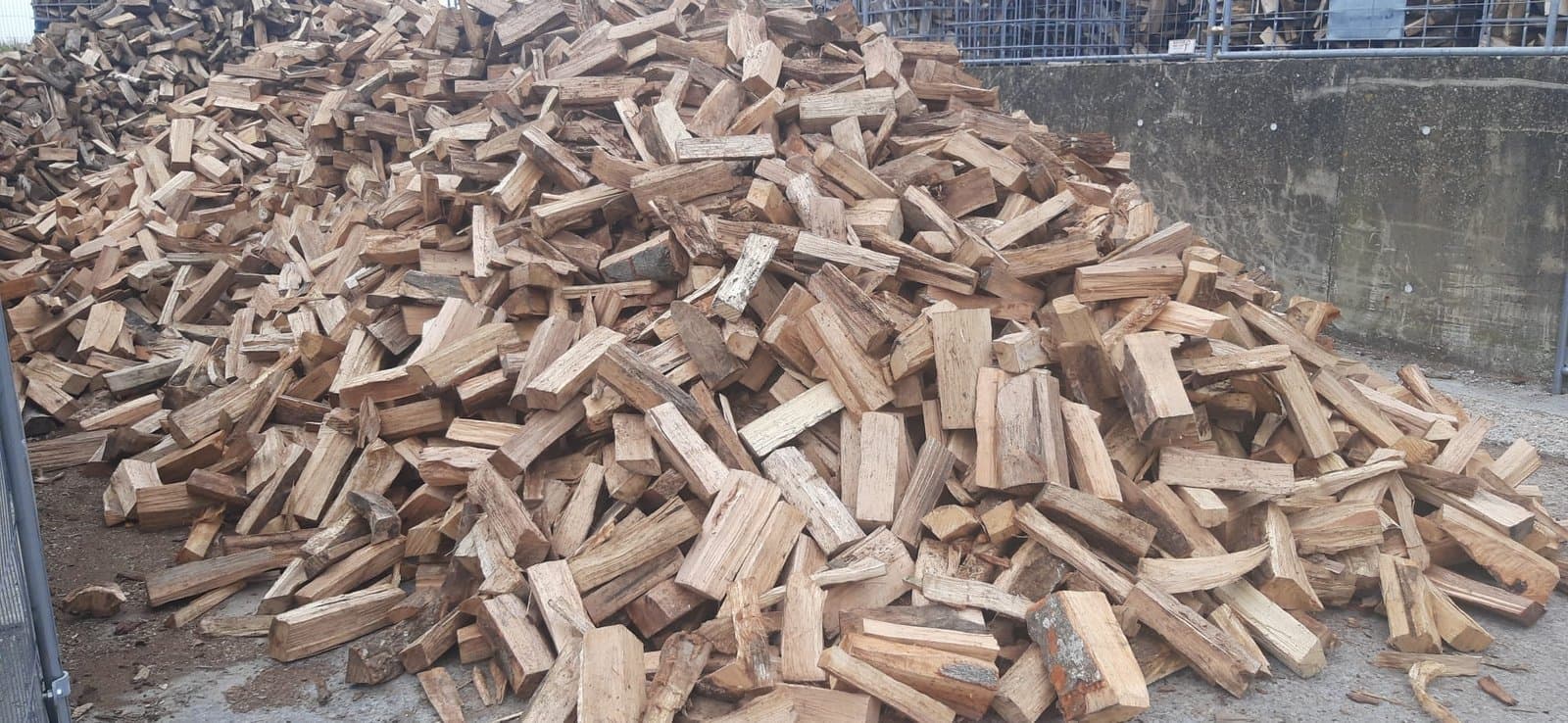 1Palette de bois de Chauffage – 33Cm – 3 Stères