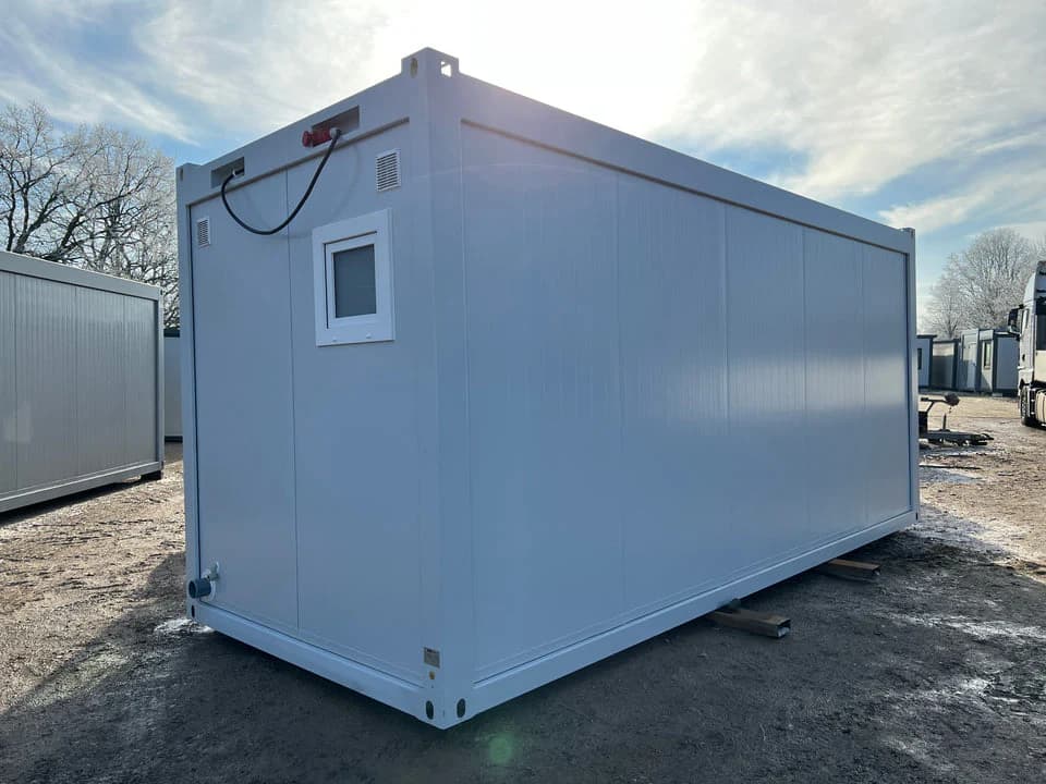 Modulo Sanitario 6×2,44 m con 5 WC