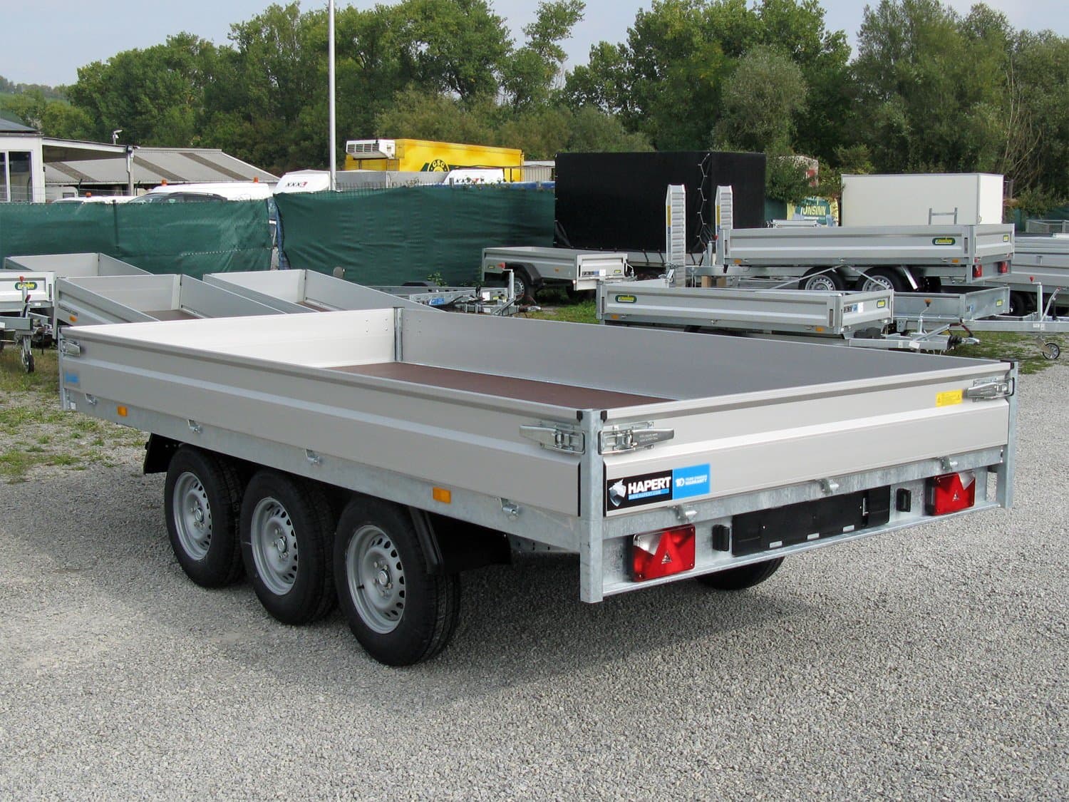 Hapert Azure H-3 – Dreiachsiger Hochlader – 3.500 kg, Parabelfederung