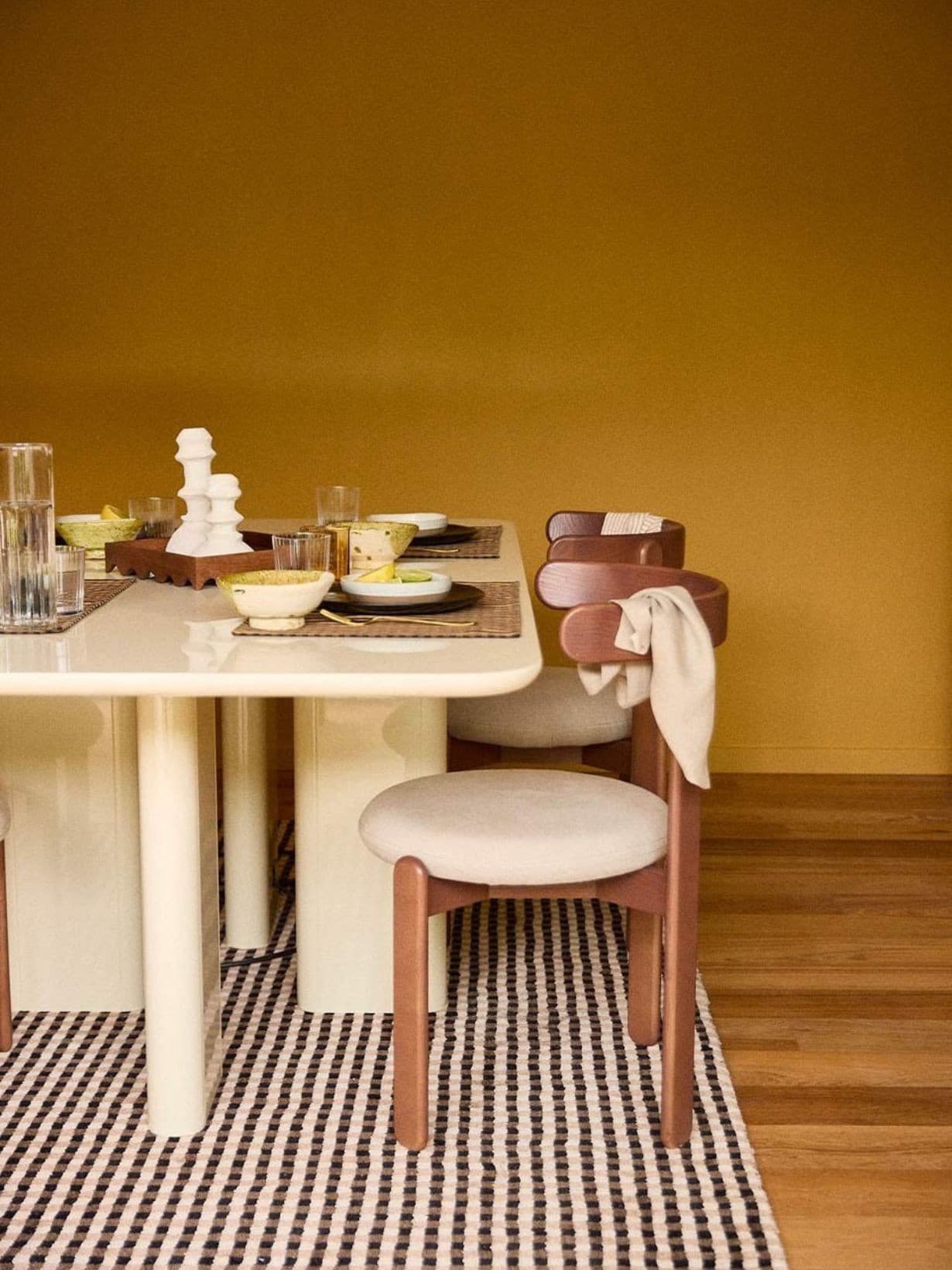 Table Ă manger rectangulaire frĂȘne laquĂ©e, Joe CrĂšme 260 cm - Gabrielle Paris