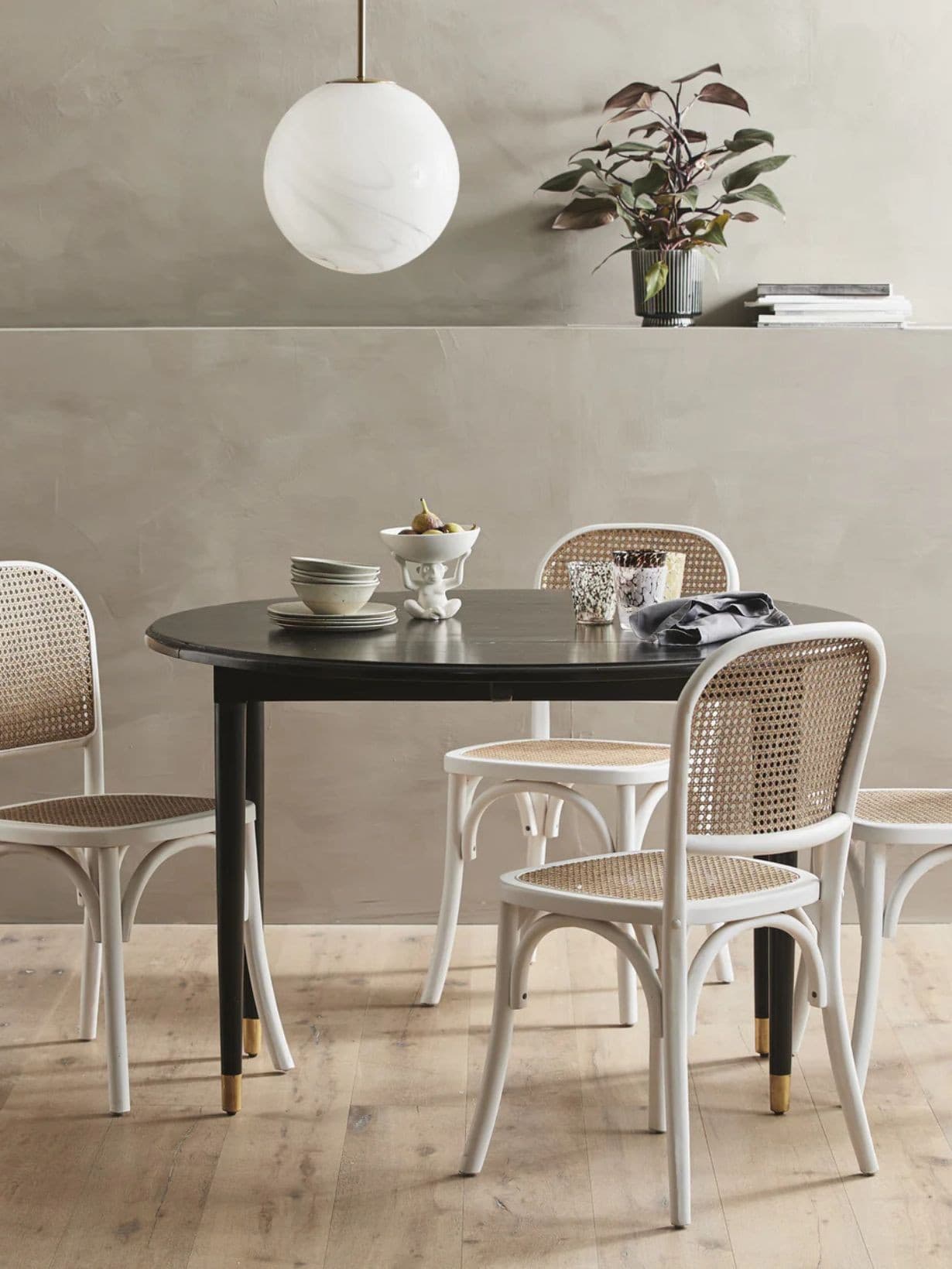 Table ronde pliante en bois noir, Ahr - NORDAL