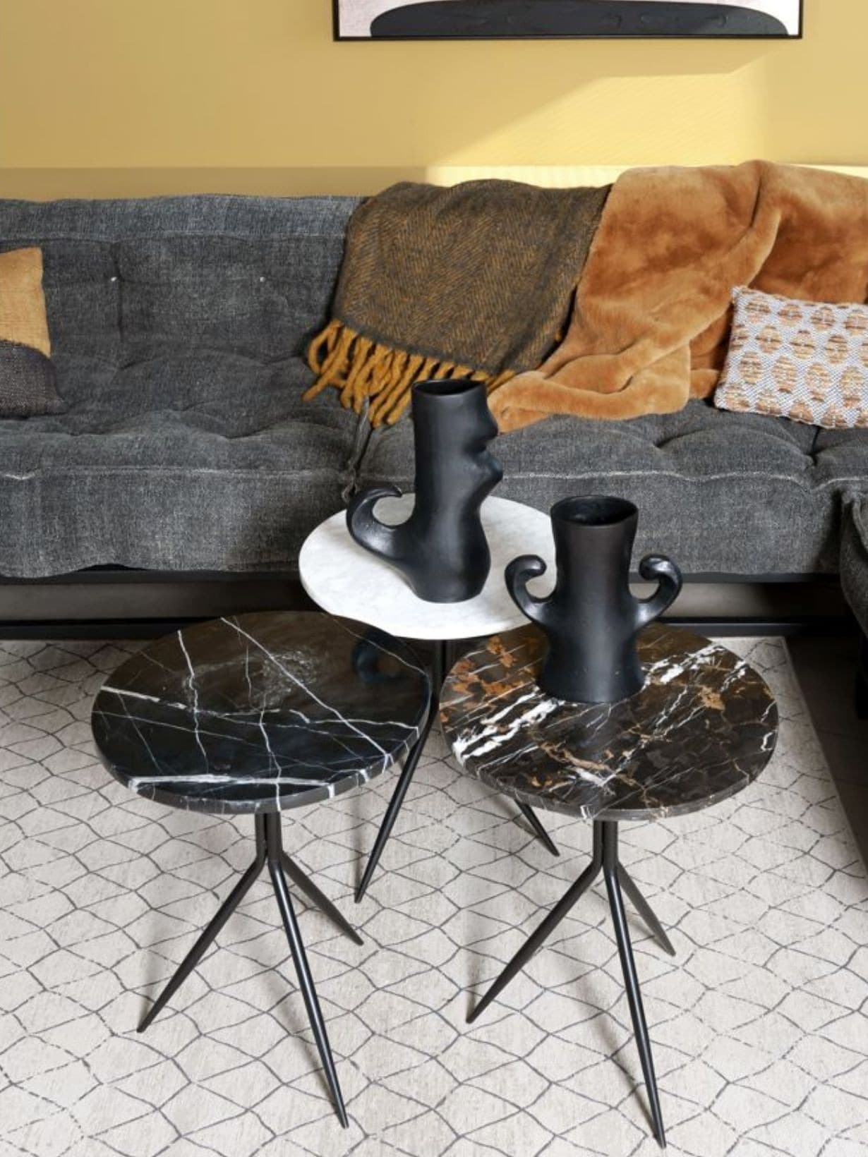 Table d'appoint en marbre et métal, Dana Noir Marquina - POMAX