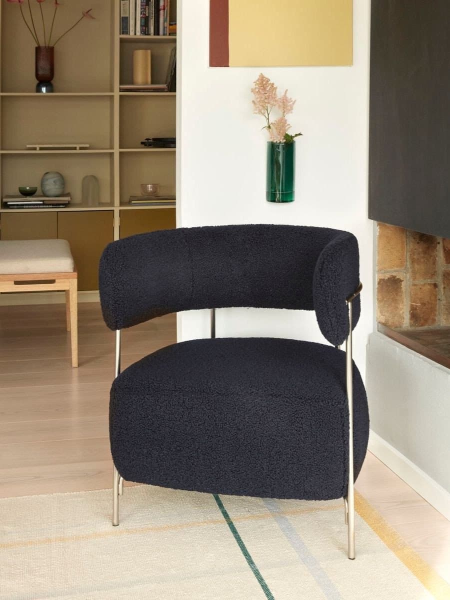 Fauteuil en métal et tissu bouclette bleu, Teddy - Hübsch