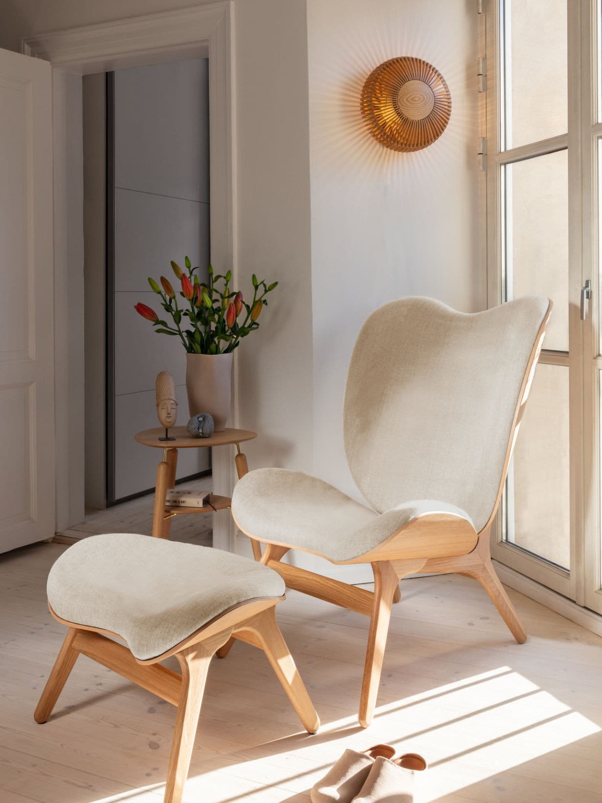 Repose-pieds en chêne clair, A Conversation Piece Ottoman Sable - Umage