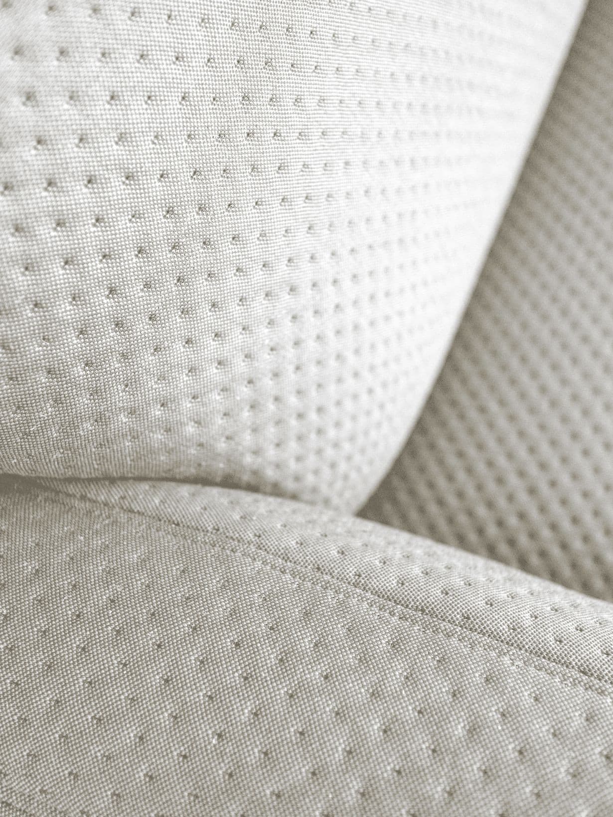 Fauteuil en bois massif recouvert de tissu, Auguste Gris perle - Hartô