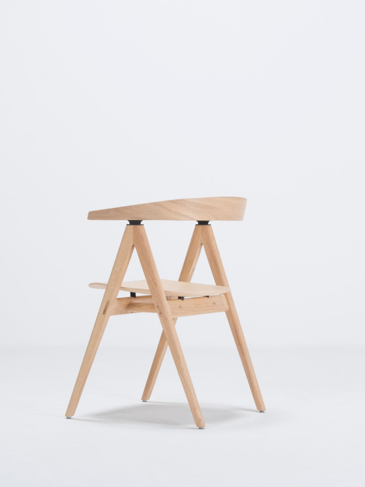 Chaise de table en bois de chĂȘne, Ava - Gazzda