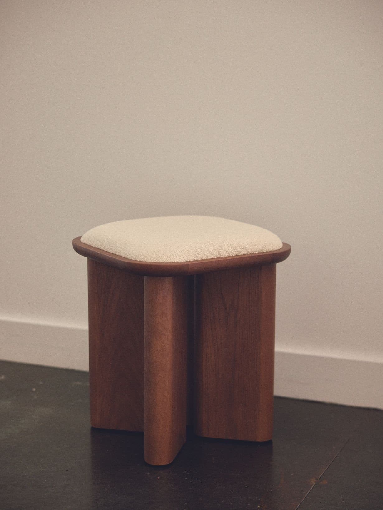 Pouf en frêne naturel, lazare Noyer - Gabrielle Paris