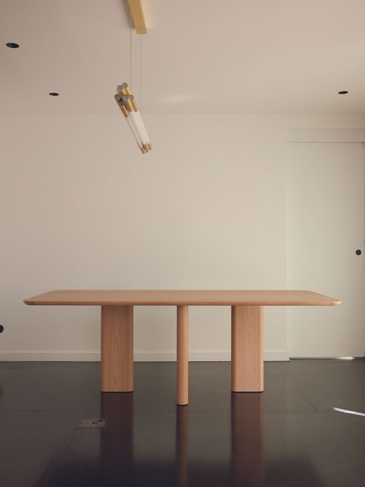 Table Ă manger rectangulaire bois de FrĂȘne vernis, Joe Noyer 180 cm - Gabrielle Paris