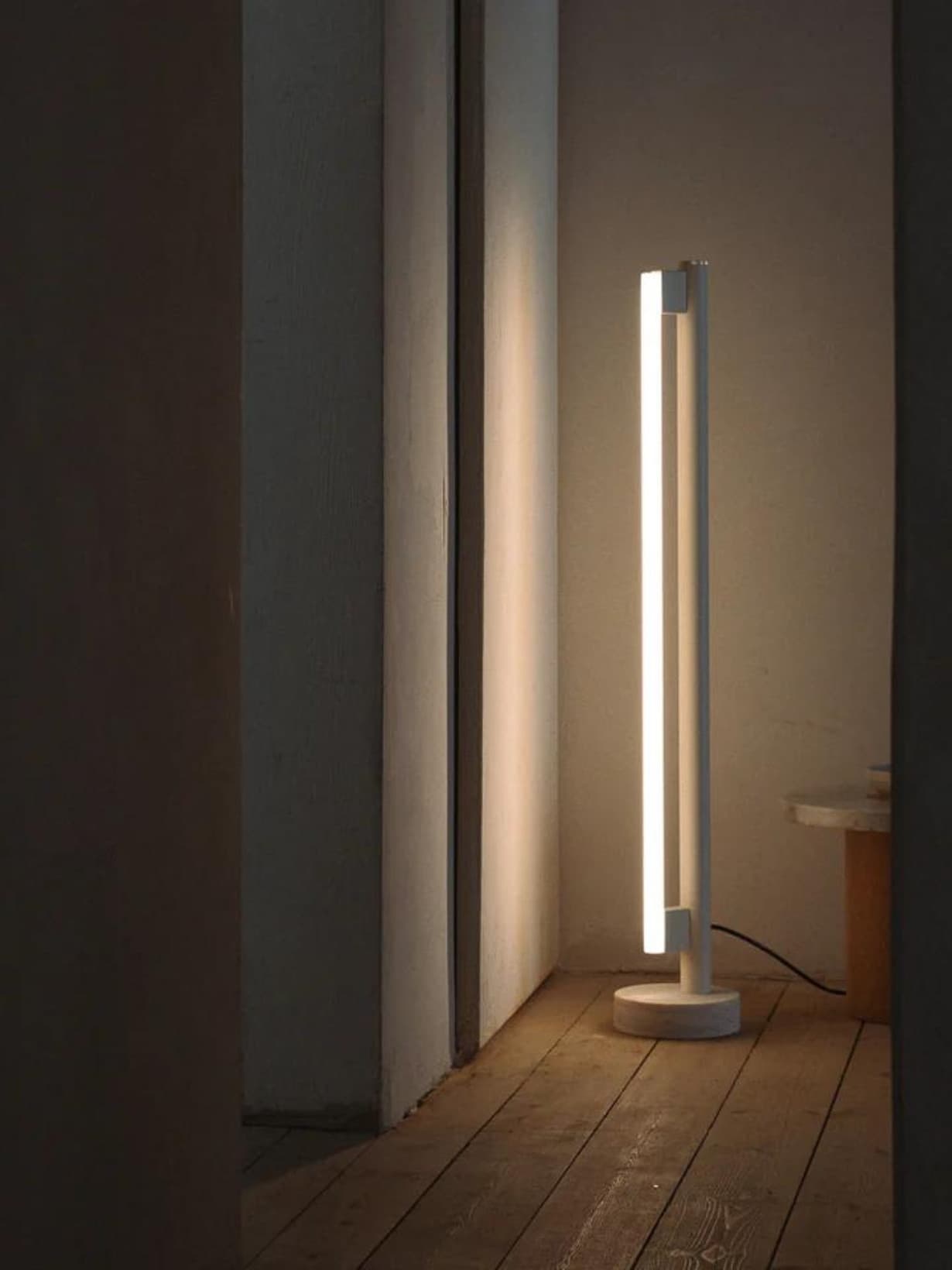 Lampadaire en marbre et acier, Eiffel Blanc - Frama