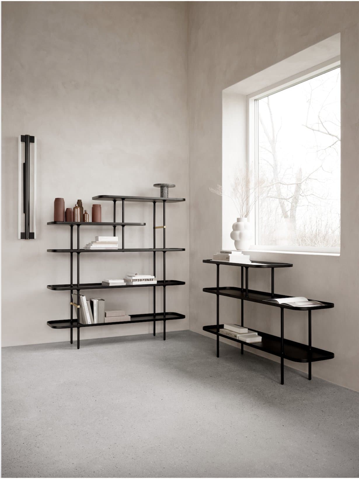 Étagère en métal noir avec détails en laiton, Slice - WENDELBO