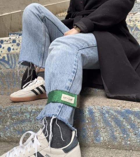 Serre pantalon cheville Ă paillettes