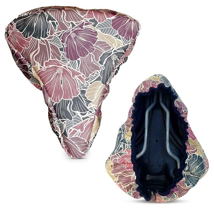 Capuchon de selle Ă fleurs